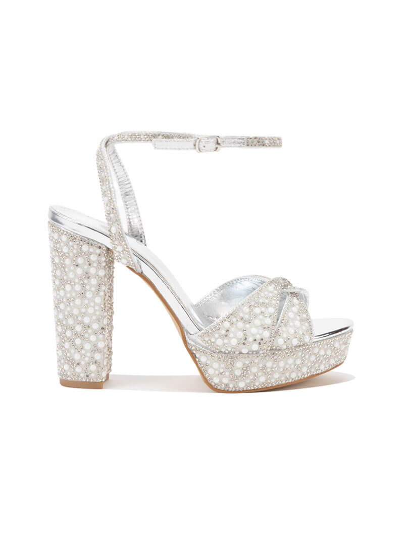 Sandales à talons avec perles